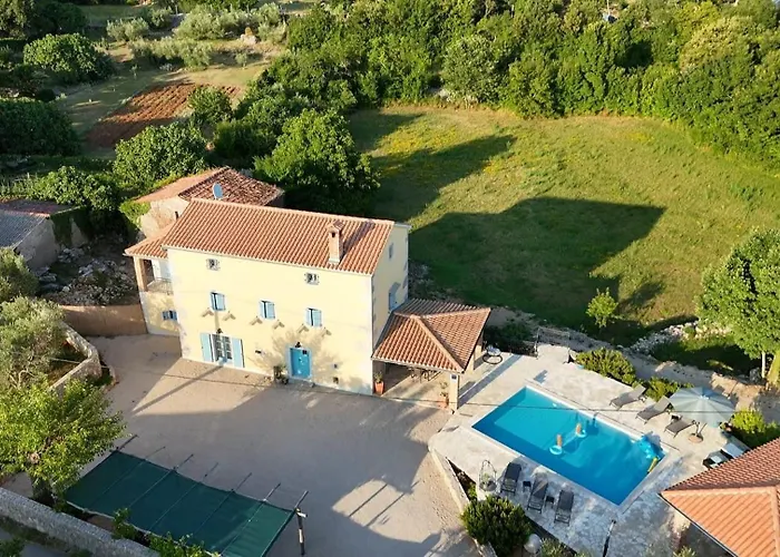 Vila Lusa *