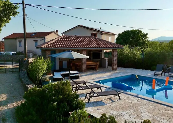 Lusa Villa